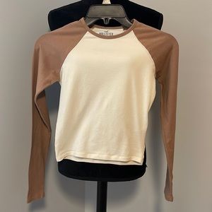Woman’s long sleeve tee